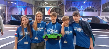 Rychlé vozy na okruhu